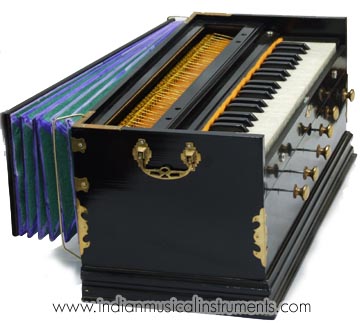 Approximately 7 years old Harmonium - 6 stops - 3.1/2 octaves - Bass-Male Reeds