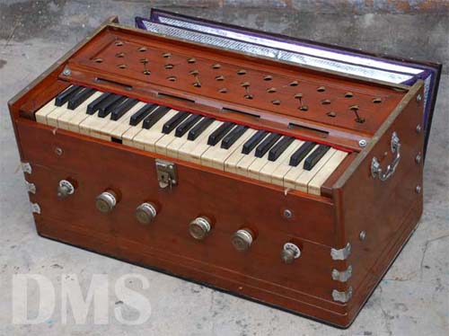 Old German Jubilate Reed Harmonium - Bass/Male/Female Reeds
