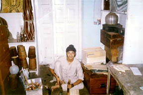 Inni making a 2.1/2 Octave Harmonium at DMS in 1989